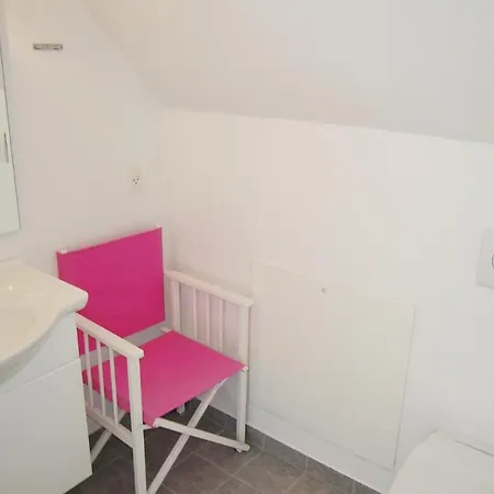 2 Bedroom Cozy In Tranekaer *